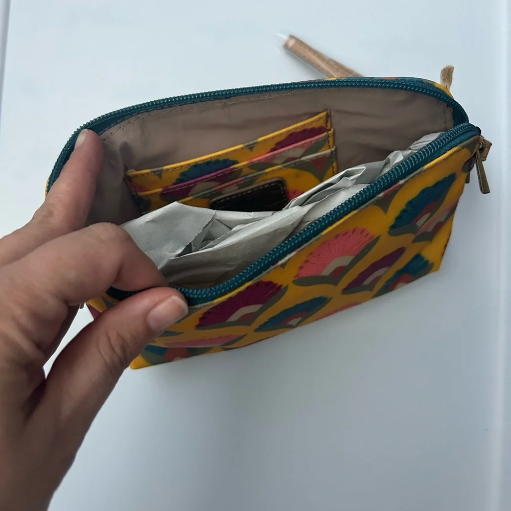 NWT Catchfly Essentials Pouch Wristlet